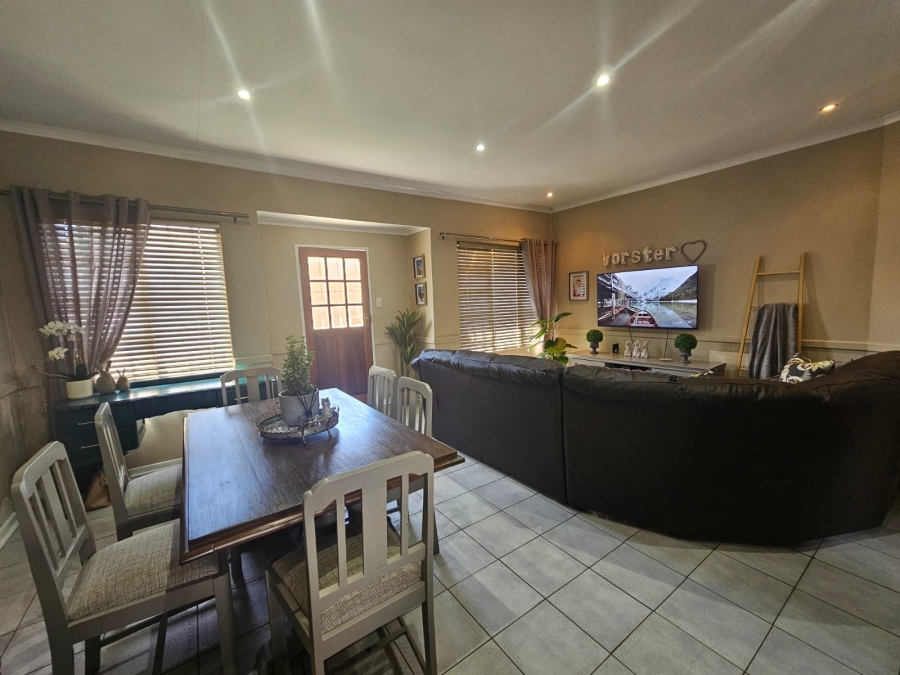 To Let 2 Bedroom Property for Rent in Langenhovenpark Free State